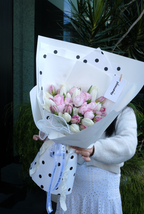 Sunday in Paris | Tulips & Roses